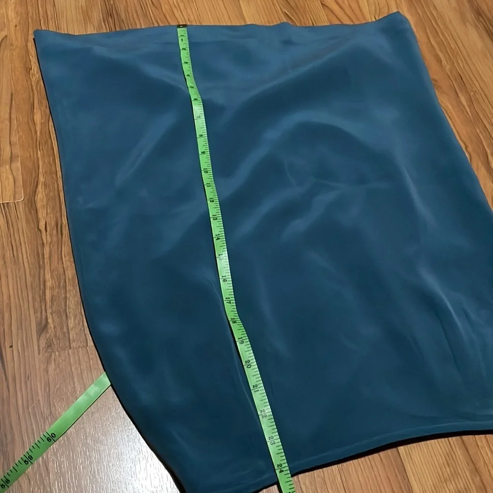 Dressbarn skirt 100% silk size 12